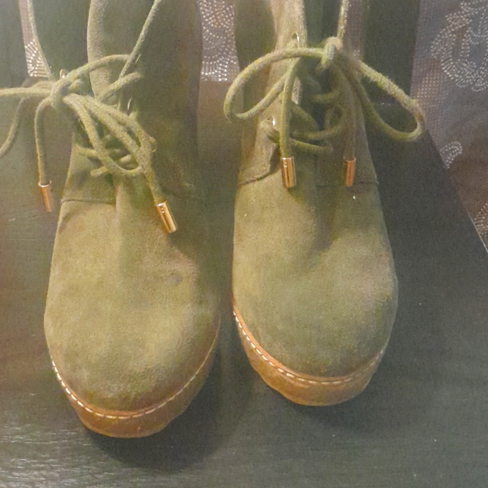 Tory Burch Leather Platforms